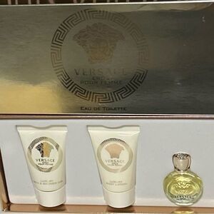Versace Eros Pour Femme Gift Set – Luxury Eau de Toilette, Lotion & Shower Gel